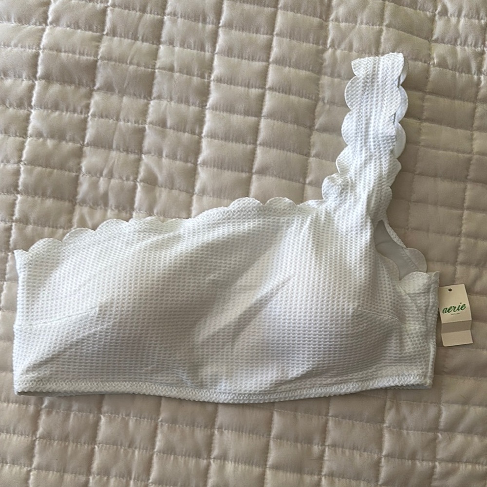 Aerie White scallop swim top NWT